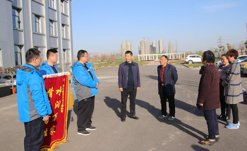 管道革新正忙时  东风送暖沐百姓